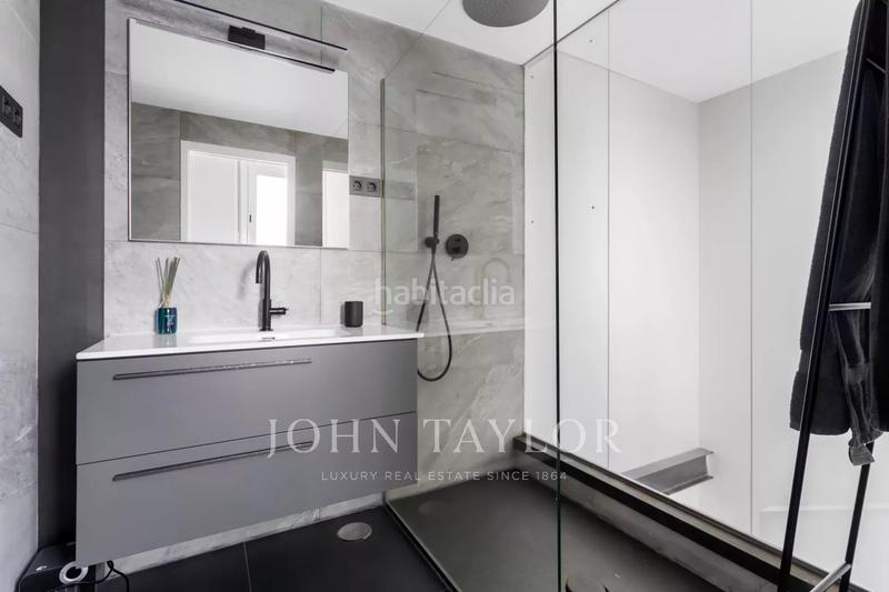 Foto b9a43010-69cf-4226-9e26-ab642d18ac4c. Ático en Almagro Madrid