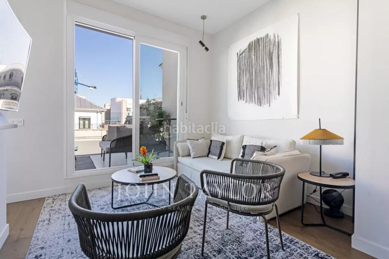 Foto c73e4a87-f8f1-41a7-bc4a-13f6d9929b45. Ático en Almagro Madrid