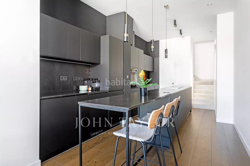 Foto 22c95b70-b194-42fd-a38f-7d4a2646c268. Attico con riscaldamento parcheggio in Almagro Madrid