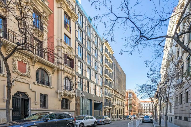 Foto a5357ed3-e3cc-4cee-9823-62fdbd0aded4. Attico con riscaldamento parcheggio in Almagro Madrid