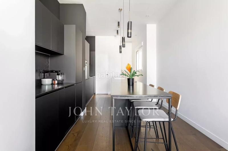 Foto b7dfa7d0-281d-46b1-bf67-b13d5d2c3e8a. Attico con riscaldamento parcheggio in Almagro Madrid