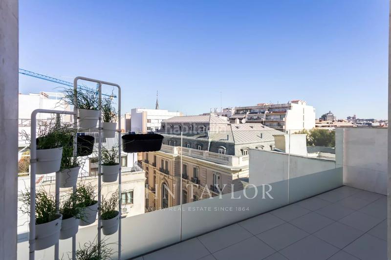 Foto c6d4c42e-d0ce-40be-905a-71f5b288f492. Attico con riscaldamento parcheggio in Almagro Madrid