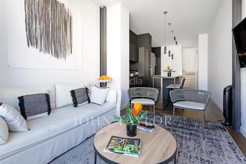 Foto dbb4ced0-971f-43b6-acf8-3b704dabc3fc. Attico con riscaldamento parcheggio in Almagro Madrid