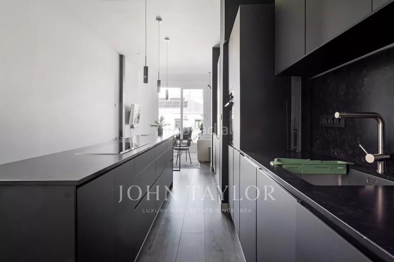 Foto f48948cc-67aa-4931-a363-5737de33dc3f. Attico con riscaldamento parcheggio in Almagro Madrid