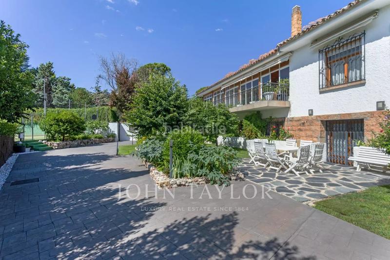 Foto 679baa16-f300-4941-b40c-1cf2a1821ba1. Chalet con riscaldamento parcheggio piscina in urbanización La Moraleja La Moraleja