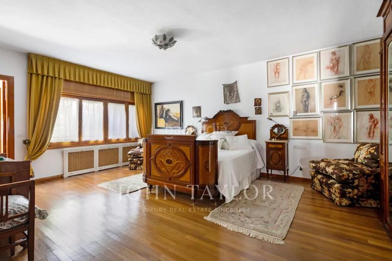 Foto 6a329f42-a1f5-43c1-86ec-558a55037476. Chalet con riscaldamento parcheggio piscina in urbanización La Moraleja La Moraleja