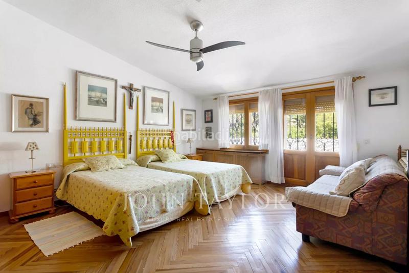 Foto dd0d13be-e5ef-4bea-8ab1-0e65f0a6dc3a. Chalet con riscaldamento parcheggio piscina in urbanización La Moraleja La Moraleja