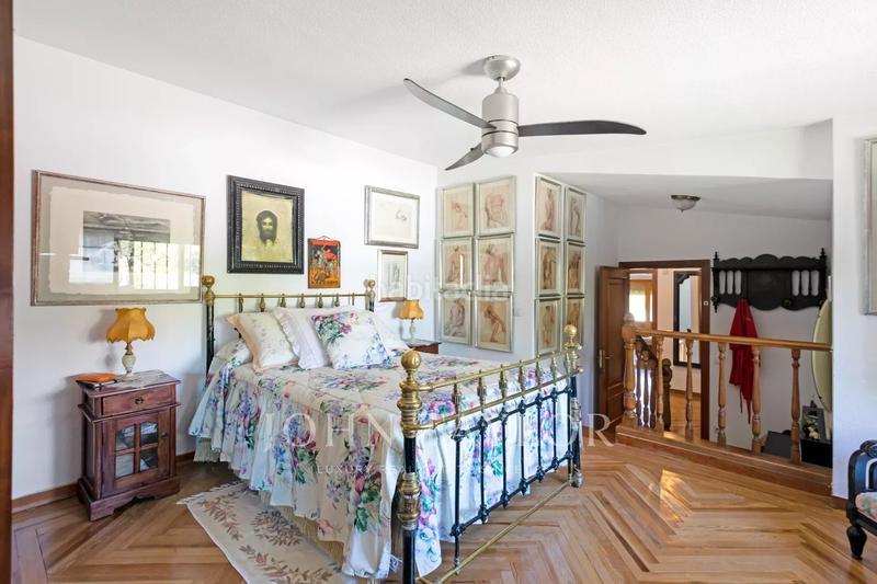 Foto b9de9cf0-ca40-4206-b4ff-ffd827d1518a. Xalet amb calefacció aparcament piscina a urbanización La Moraleja La Moraleja