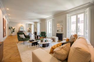 Etagenwohnung in Jerónimos