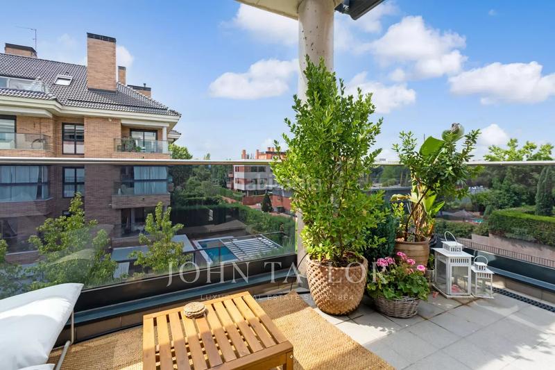 Foto bd9d6993-d882-42b2-98a8-a4c6cf8ccfd8. Appartamento con riscaldamento piscina in Prado de Somosaguas Pozuelo de Alarcón