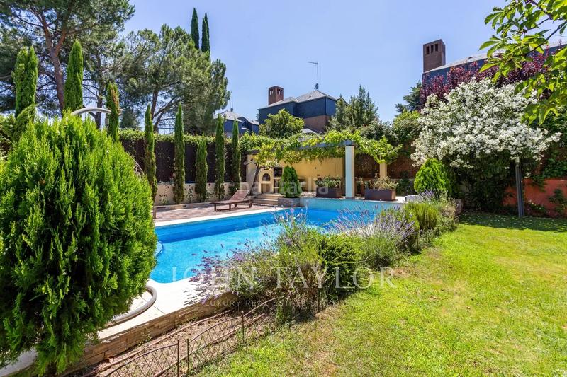 Foto ce5e5332-8e86-427f-9020-ca743181c58e. Miete haus mit heizung parking pool in Somosaguas Pozuelo de Alarcón