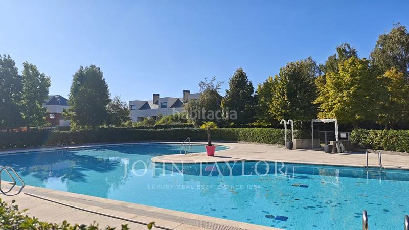 Foto 7f9a54cf-a3f3-40f5-9020-b713ec46451f. Àtic amb calefacció aparcament piscina a Encinar de los Reyes La Moraleja