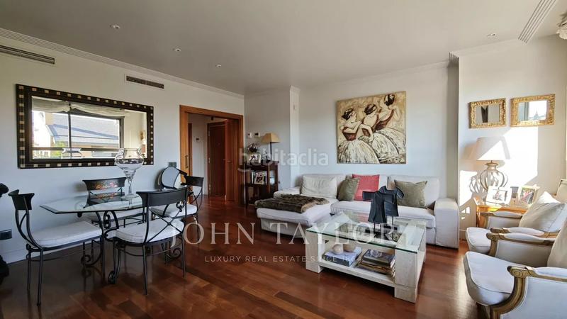 Foto 4737dfc6-133e-43a4-8cc5-da9c7d18574b. Penthouse with heating parking pool in Encinar de los Reyes La Moraleja