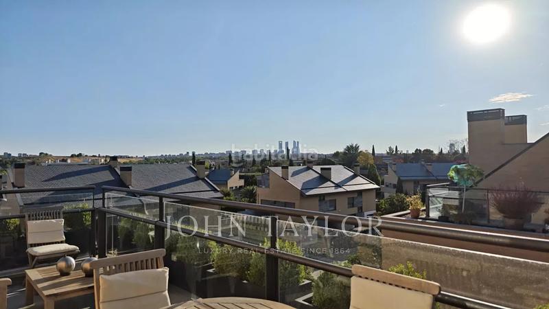 Foto 8ac6057e-5aad-4275-9aba-1a1523acaa34. Penthouse with heating parking pool in Encinar de los Reyes La Moraleja