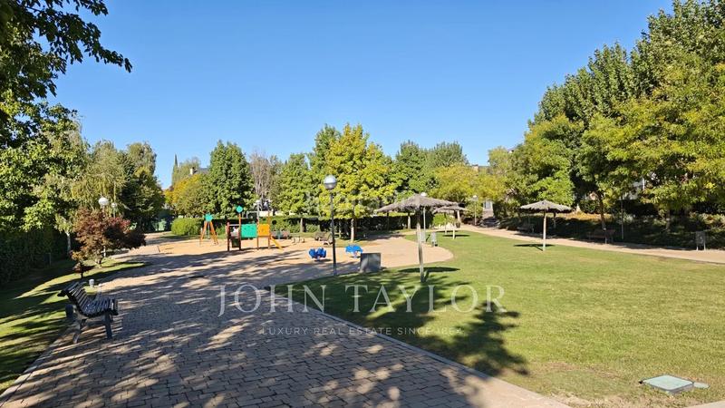 Foto f8ea7ca9-811f-4fda-831f-400b5086b15b. Penthouse with heating parking pool in Encinar de los Reyes La Moraleja