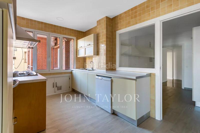 Foto ec2db1d1-8250-4570-911d-5fc3793972a3. Location appartement avec chauffage parking dans Hispanoamérica-Bernabéu Madrid