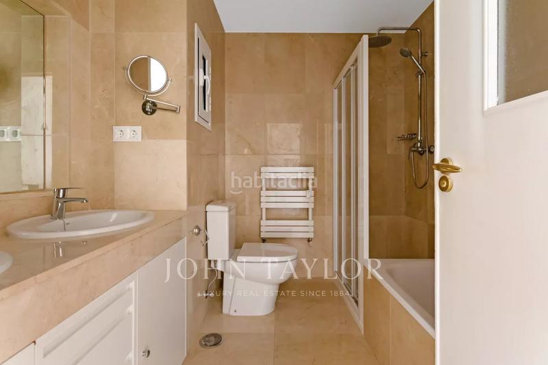 Foto e419537b-0b14-4226-bf72-557c2a5af8b0. Rent flat with heating parking in Hispanoamérica-Bernabéu Madrid