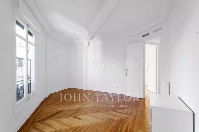 Foto 1e402b1c-e472-4a8a-8cb3-4123a854eac2. Rent flat with heating parking in Ríos Rosas-Nuevos Ministerios Madrid