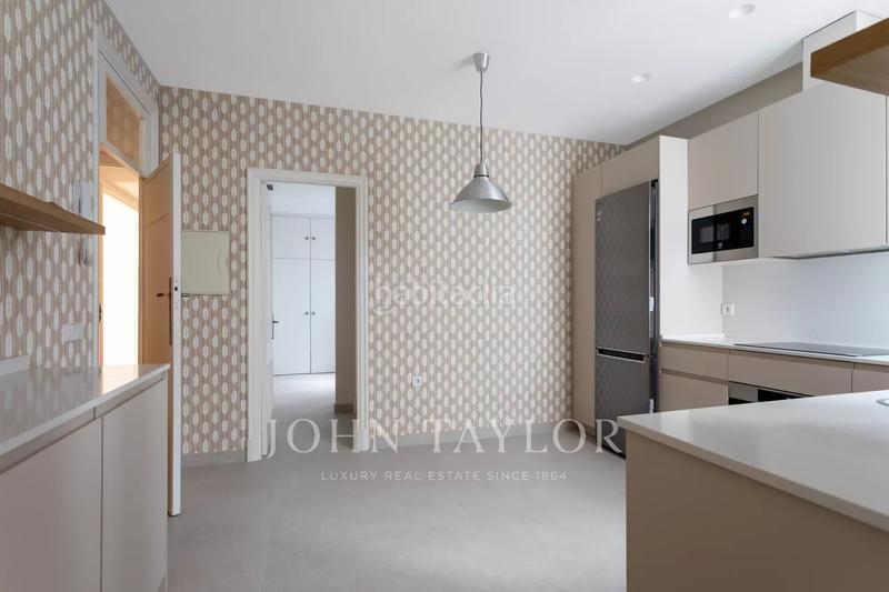 Foto 337516a9-0f75-4a66-9229-e20b1caeae20. Rent flat with heating parking in Ríos Rosas-Nuevos Ministerios Madrid