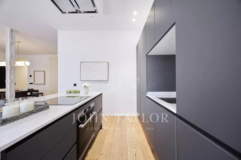 Foto a64de952-3c63-4fb4-83c1-bdc5497c2094. Piso en Sol Madrid