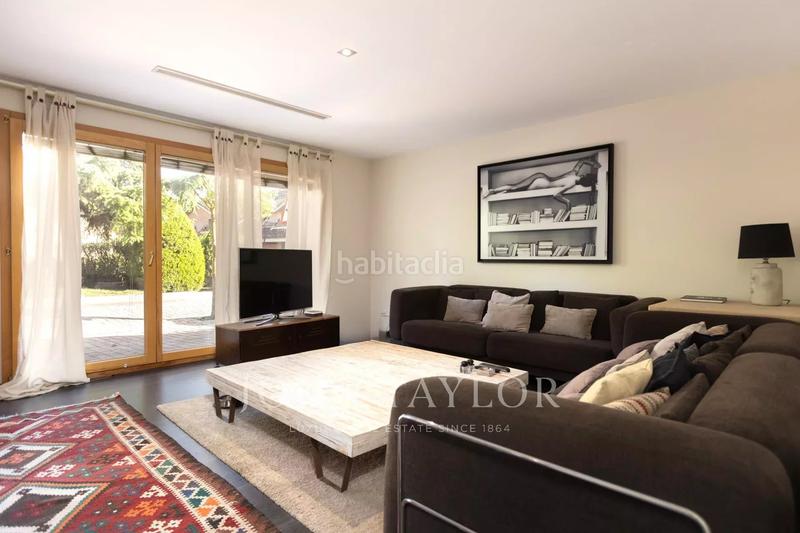 Foto 1f687440-3ee2-4650-a1a2-99a0066b2ea8. Casa a schiera con riscaldamento parcheggio piscina in Pozuelo de Alarcón