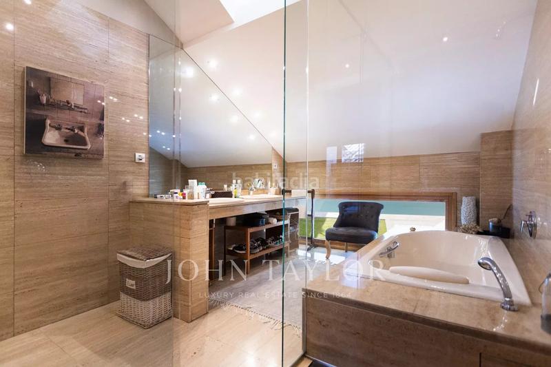 Foto 25448fc4-e0fe-4a8c-ade6-e315de329bc2. Maison jumelée avec chauffage parking piscine dans La Finca Pozuelo de Alarcón