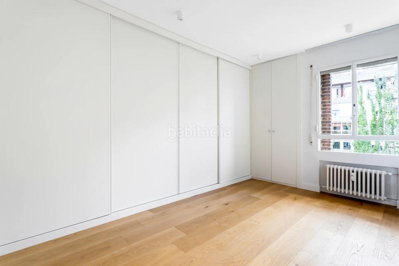Foto eb1bb933-16f8-442f-a375-79ed66548af7. Rent flat with heating parking pool in Nueva España Madrid