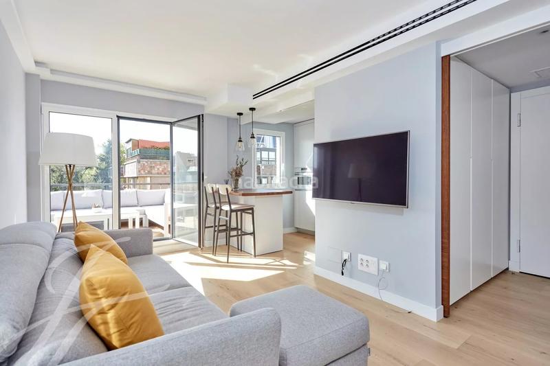 Foto 27a8ac34-f50c-40c6-b129-4eea1748cb78. Rent penthouse with heating parking pool in Nueva España Madrid