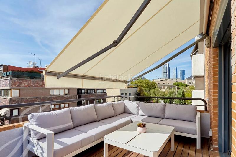 Foto 930cac7f-a5a8-4039-bfa5-38c354edd4c1. Rent penthouse with heating parking pool in Nueva España Madrid