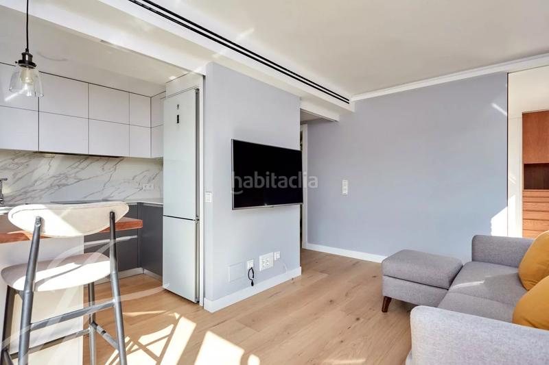 Foto c7331f63-31d5-4736-a71a-97f22067ba0b. Rent penthouse with heating parking pool in Nueva España Madrid