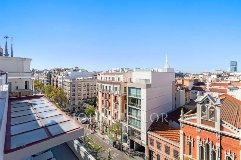 Foto 8a1cdd09-44a8-4159-b6cb-48c3ccd6c52e. Dachwohnung mit heizung in Recoletos Madrid