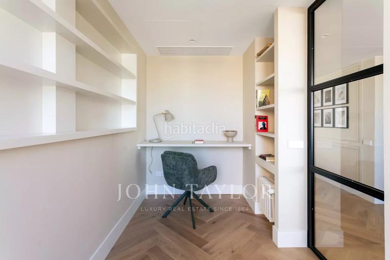 Foto 0259df97-ded4-4c0f-83e5-dbe75dd2ff93. Penthouse with heating in Recoletos Madrid