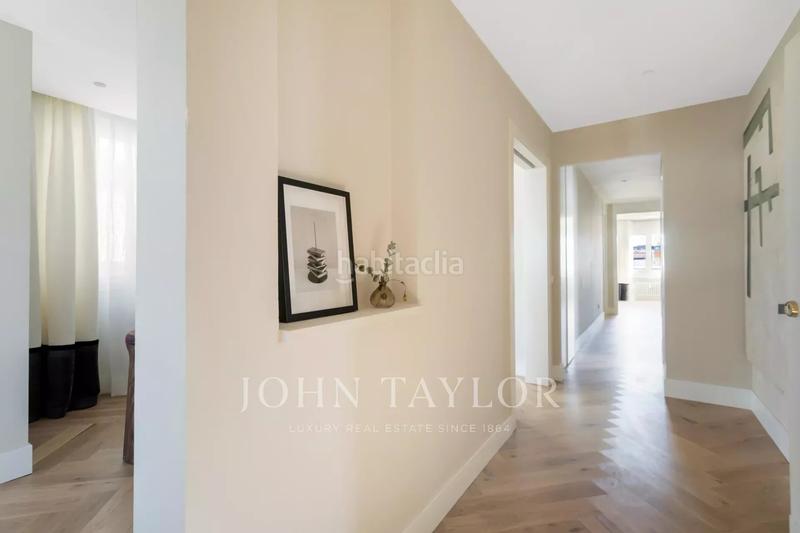 Foto 2515b6cc-8bab-4c3d-ae63-b5753b6cd873. Penthouse with heating in Recoletos Madrid