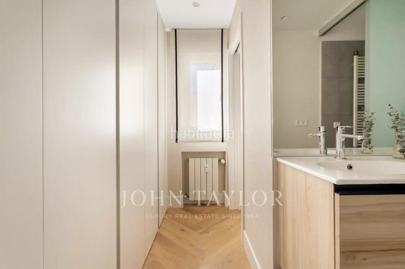 Foto a9064b5a-8589-4641-b1bf-fdf7016df88e. Penthouse with heating in Recoletos Madrid