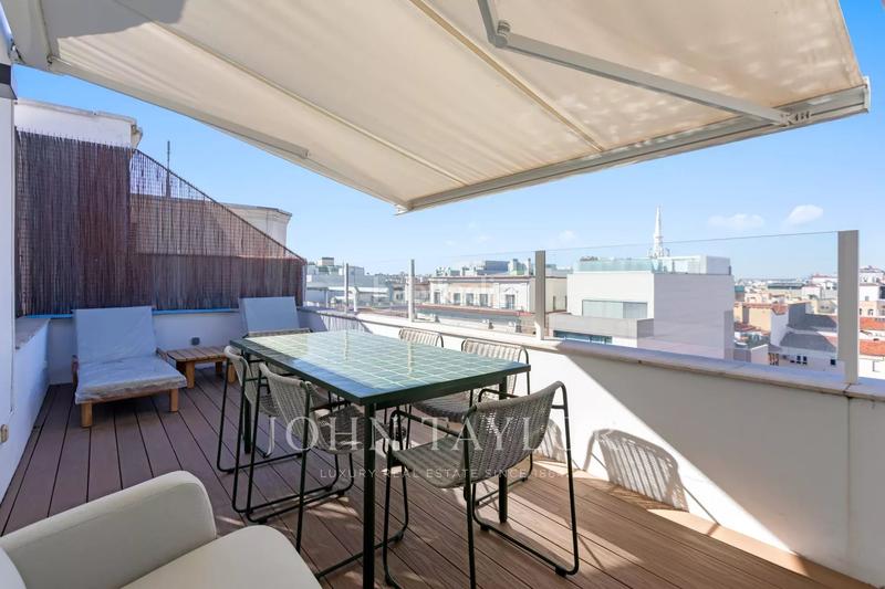 Foto b565e682-13ae-41e6-acfd-6798d7fa0c19. Penthouse with heating in Recoletos Madrid