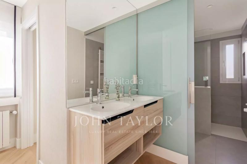 Foto d22ffc2c-7948-4ccb-a91b-953e8f571f30. Penthouse with heating in Recoletos Madrid