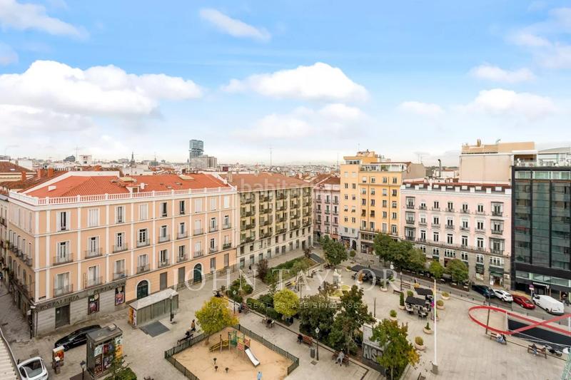 Foto a7f443f3-27a1-4ad4-86ca-dba7aef09df5. Attico con riscaldamento in Justicia-Chueca Madrid