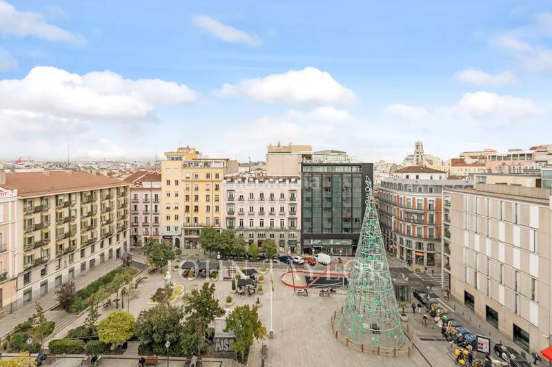 Foto 54f99a5a-ce5d-4ed8-b5e8-e40cf455697e. Penthouse with heating in Justicia-Chueca Madrid