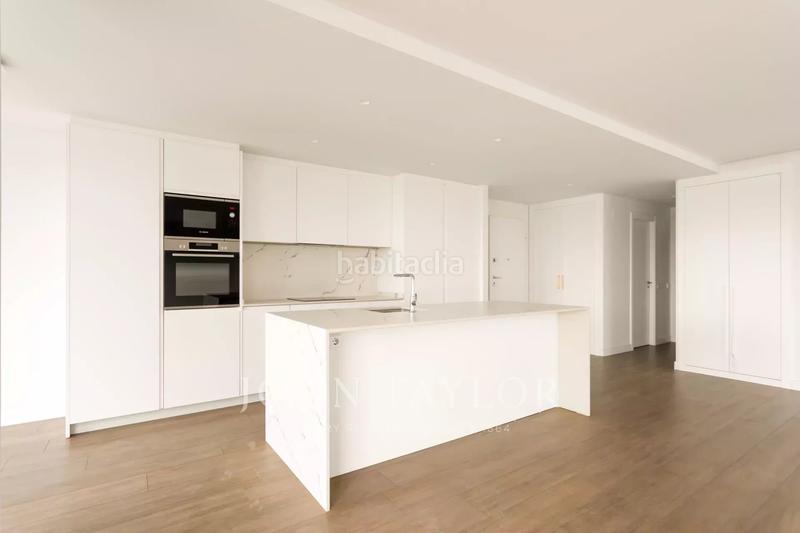 Foto 7fdf1c62-7cdb-4bbe-ab1e-7e6ba474209c. Lloguer àtic amb calefacció aparcament a Encinar de los Reyes La Moraleja