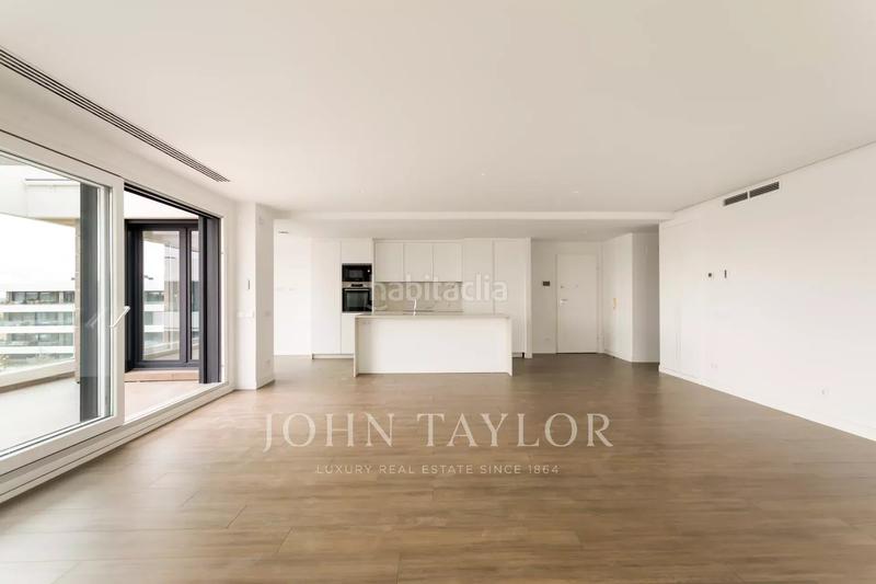 Foto 29f9b70f-c83d-4042-b5d2-52232480ac16. Alquiler ático en Encinar de los Reyes La Moraleja