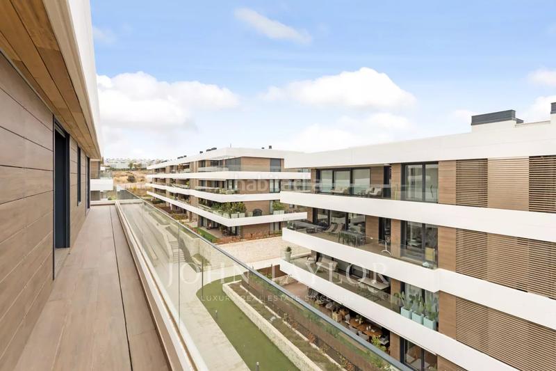 Foto 2b310177-833e-4ca1-8105-e98f22973715. Affitto attico con riscaldamento parcheggio in Encinar de los Reyes La Moraleja