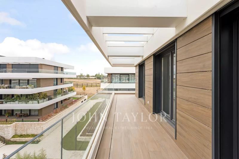 Foto b3c34d23-8127-485c-90bb-ad8e15783a69. Location attique avec chauffage parking dans Encinar de los Reyes La Moraleja