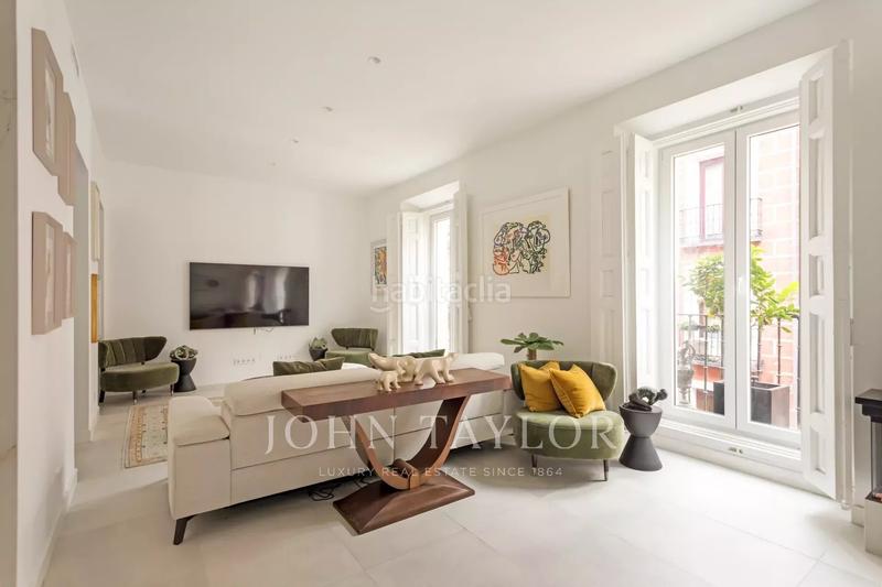 Foto 19289957-8c33-415b-8a46-3e42377d3224. Piso en Universidad-Malasaña Madrid