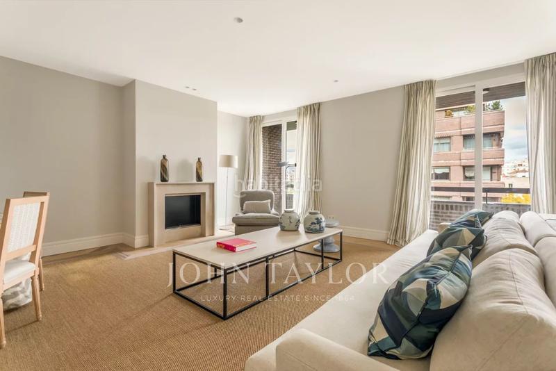 Foto 4025d700-be20-4c30-944b-d133297b8a16. Rent flat with heating parking in Castellana Madrid