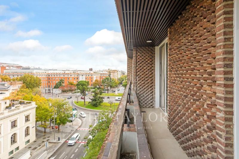 Foto 6ea6edac-6436-4d62-8bb4-d3f530c66da9. Rent flat with heating parking in Castellana Madrid