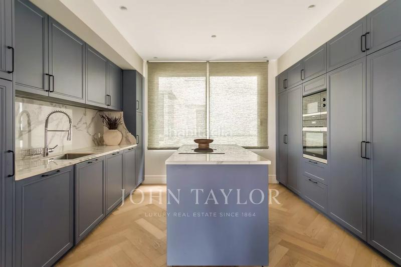 Foto a2ecf55f-768d-4386-afa4-02413bf5eac0. Rent flat with heating parking in Castellana Madrid