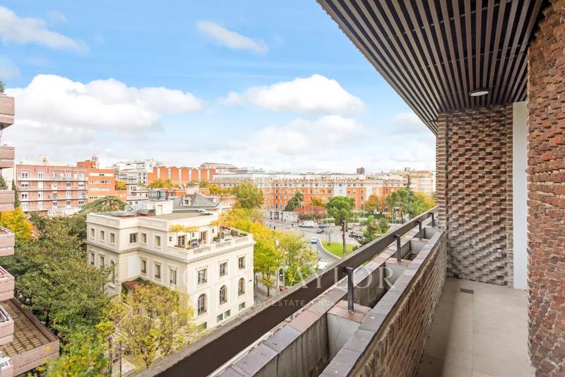 Foto f3493455-5932-4d3c-a0e2-80664e95c96e. Rent flat with heating parking in Castellana Madrid