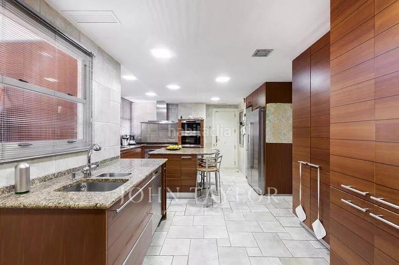 Foto 83dcf45b-94e4-4126-bd35-143717ffd417. Alquiler dúplex en Nueva España Madrid