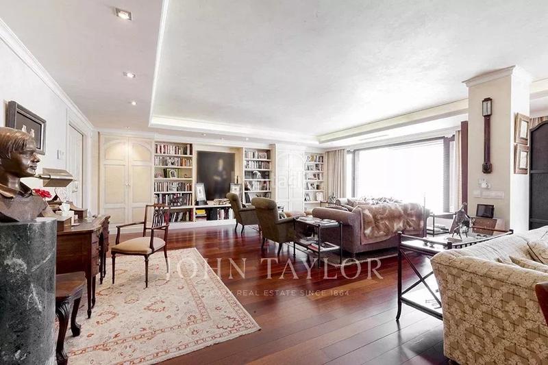 Foto 127e91f7-26d0-4068-b589-a57c1def36a3. Rent duplex with heating parking in Nueva España Madrid