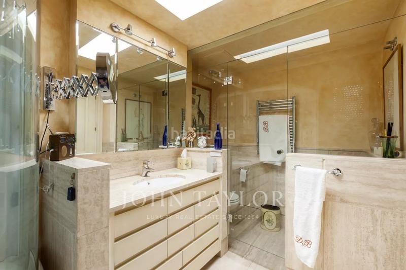 Foto 32f35bd1-943d-454c-8f79-88065eafe2e6. Rent duplex with heating parking in Nueva España Madrid